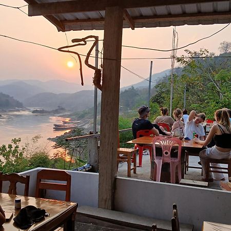 Villa Mekong Guesthouse Muang Pakbèng Dış mekan fotoğraf