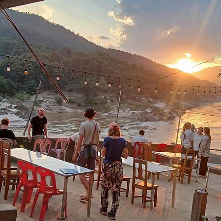 Villa Mekong Guesthouse Muang Pakbèng Dış mekan fotoğraf